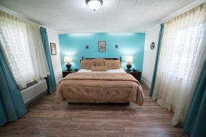 Deluxe King Room room in Parry Lodge