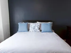 Pass the Keys Cozy two bed flat near Glasgow Airport & Paisley - Hawkhead