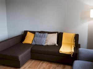 Cozy two bed flat near Glasgow Airport & Paisley - Pass the Keys