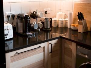 Cozy two bed flat near Glasgow Airport & Paisley - Pass the Keys