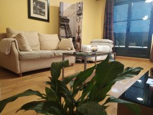 Apartamento el Parque AIRE CONDICIONADO PISCINA terraza con vistas montaña entorno tranquilo ideal mascotas