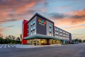 avid hotels Milwaukee West - Waukesha by IHG - اوكونوموووك