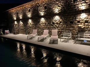 Villas CASARIOU Les Bernards Villa Grande batisse 12p avec cheminee bain nordique billiard piscine : photos des chambres