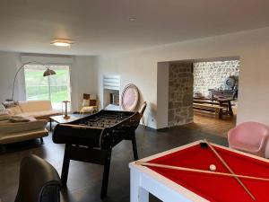 Villas CASARIOU Les Bernards Villa Grande batisse 12p avec cheminee bain nordique billiard piscine : photos des chambres