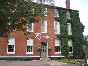 The Riverside House Hotel