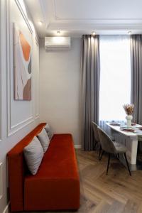 Кості Левицького 11