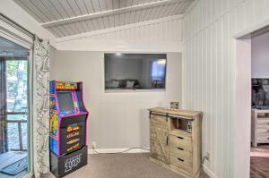 Massanutten Getaway with Fireplace Hike and Ski!