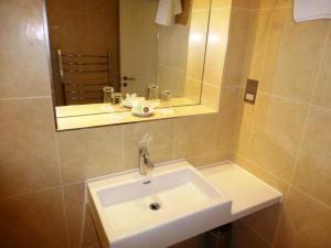 The Riverside House Hotel