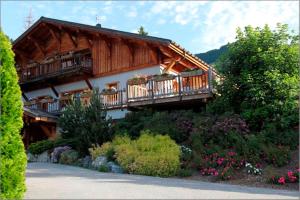 Hotels Hotel La Ferme du Chozal, Chalet de tradition : photos des chambres