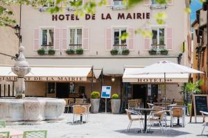 Hotels Logis - Hotel De La Mairie : photos des chambres