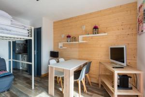 Appartements Le Bobsleigh - Joli studio au coeur des Angles : photos des chambres