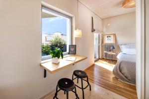 Sunny Loft with Acropolis View