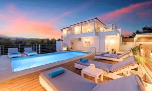 Etoile Villa Heated Pool - Vathi