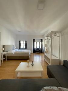 Little City Center Golden Roof 12