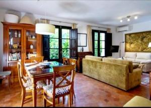 Apartamento de dos dormitorios en Plaza Alfaro - 3hvězdičkové hotely ve městě Sevilla