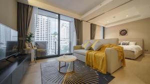 Sukhumvit 11#Luxury#Pool#Gym#BTS Nana&MRT Sukhumvit#1BR#Max4ppl