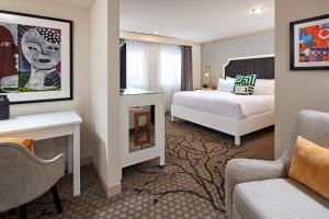 Executive King Room room in Carlyle Inn