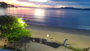 Apartamento 3 quartos e 3 sacadas de frente para o mar com visão panorâmica de toda praia de Itapema