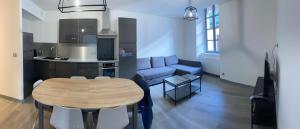 Appartements Residence avec un T3 un T2 et un STUDIO en Centre Ville d Argeles-Gazost : photos des chambres