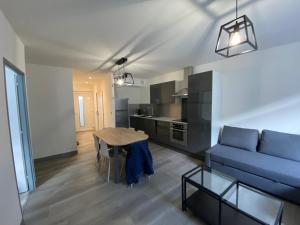 Appartements Residence avec un T3 un T2 et un STUDIO en Centre Ville d Argeles-Gazost : photos des chambres