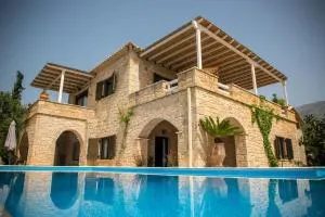 Magnificent, Authentic Private Villa and the Guest house - Limbókhova