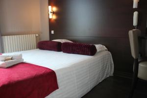 Hotels Hotel de La Beauronne : photos des chambres