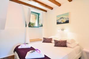 Apartments and Rooms Kampanel