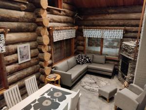 Three-Bedroom Cottage with Sauna - Saarua-ahontie 20 room in Rukakaiku Cottages