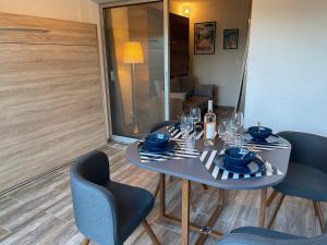 Appartements Studio/jardin/piscine/plage Le Lavandou Pramousquier : photos des chambres