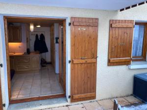 Appartement 2 pièces pieds des pistes terrasse face à la montagne
