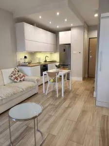 Sweet Apartment vis-a-vis Medicover and Paley Institute - Powsinek