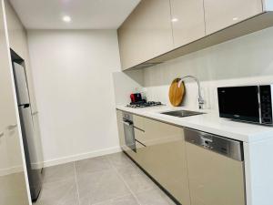 Macquarie Park high level 2bed 2bath with Study Gym & Pool