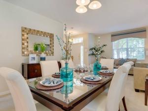 Pool Home * Large Master Bedroom