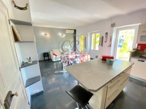 APPARTEMENT DUPLEX - 100M DE LA PLAGE DE ST CLAIR