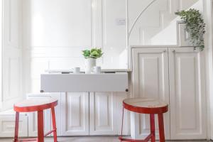 JOIVY Lovely Studio for 2 with Balcony near Duomo