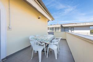 Residenza Tirrenia by Mmega