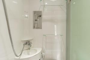 RedDoorz Plus @ Pondok Labu