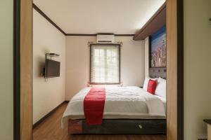 RedDoorz Plus @ Pondok Labu