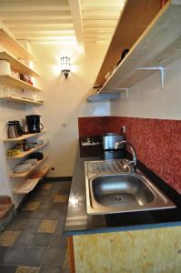 DAR ORANGE : LIVE THE DIFFERENCE