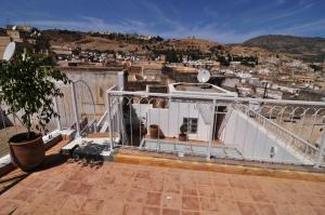 DAR ORANGE : LIVE THE DIFFERENCE