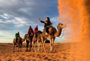 Lhomme Du Désert A Merzouga