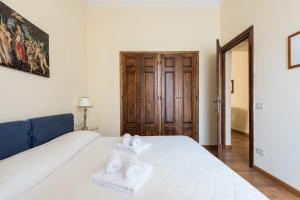 CHARMING 2BED APARTMENT overlooking DUOMO - hosted by Sweetstay