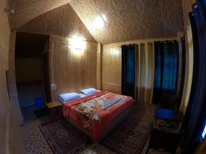 Reverberate Cafe & Cottages - Negis Place