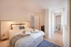 Fantastic Apartment with balcony in Bica