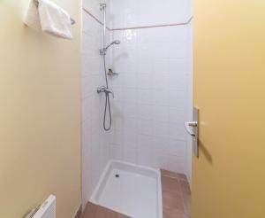 Complexes hoteliers Club Vacances Bleues Domaine de Chateau Laval : Appartement 2 Chambres