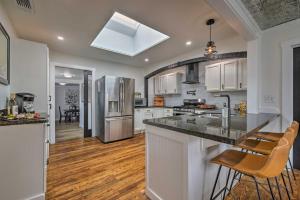 Fredericksburg Getaway with Covered Deck and Fire Pit!