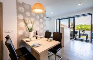 Apartmaji BANONIA " Štorkljin let " - 柳托梅尔