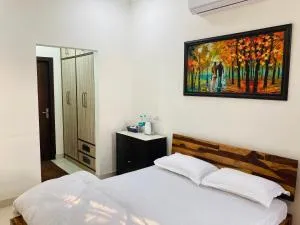 Private room with balcony, wifi and smart tv - Manī Mājra