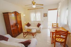 Alma - holiday home with private swimming pool in Benitachell