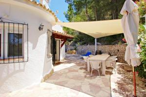 Alma - holiday home with private swimming pool in Benitachell